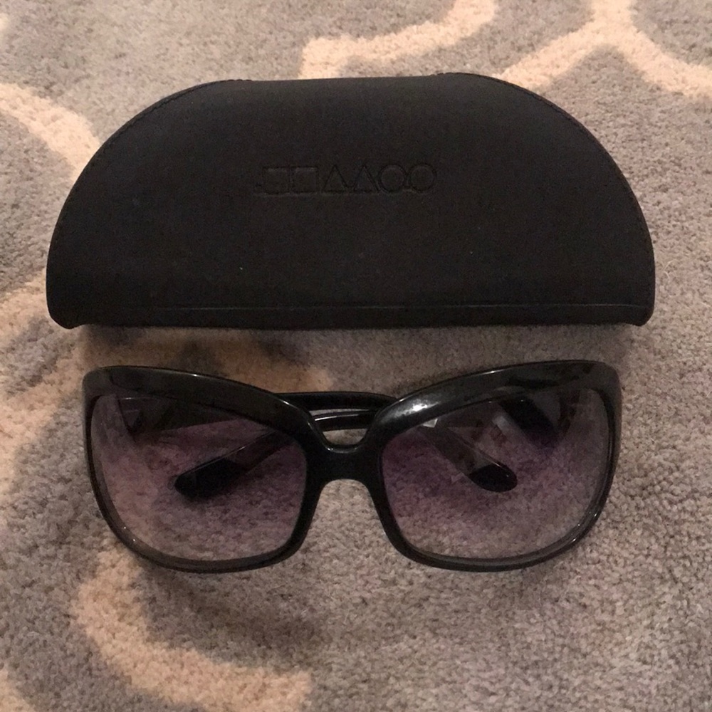 Oliver People’s Black sunglasses